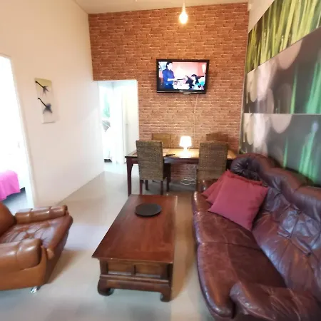 Captivating 4-bed In Saunafacility קוטקה